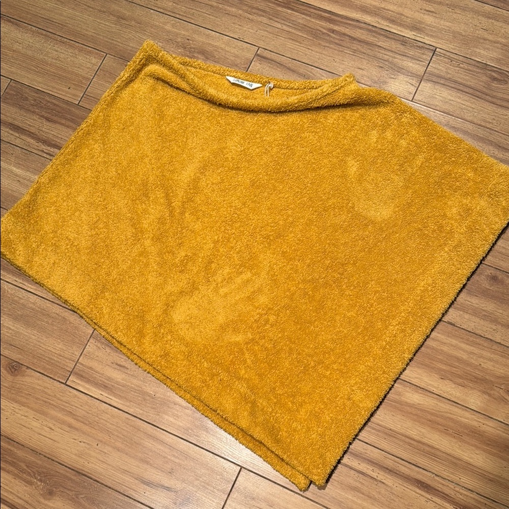 Simone Fan Mustard Yellow Terry Cloth Beach Pool Cover Up Poncho size S/M NWOT